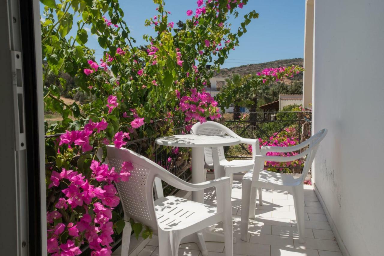 Kazakis Nikos Rooms Pitsidia Exterior photo