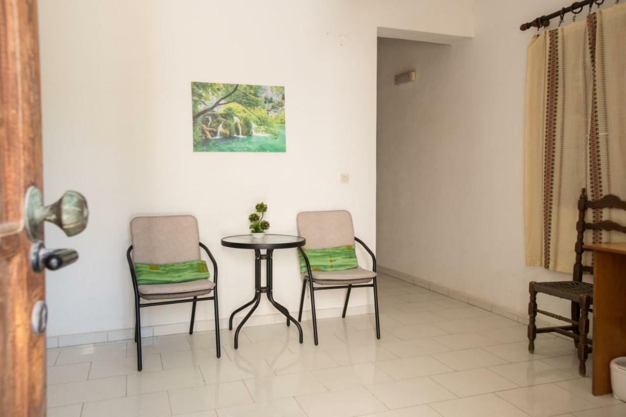 Kazakis Nikos Rooms Pitsidia Exterior photo
